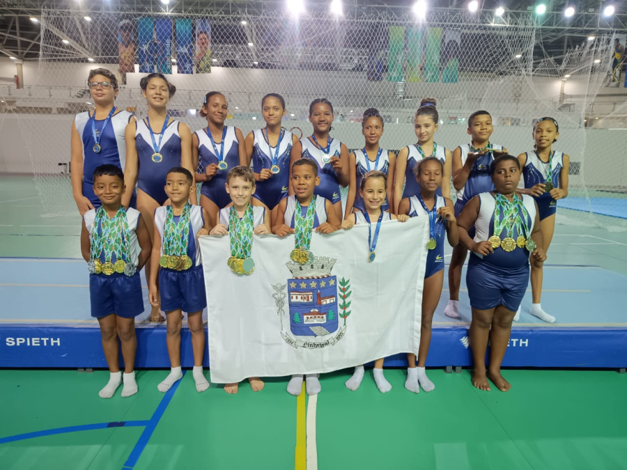 Pinheiral brilha no Estadual de Ginástica de Trampolim e conquista 28 medalhas