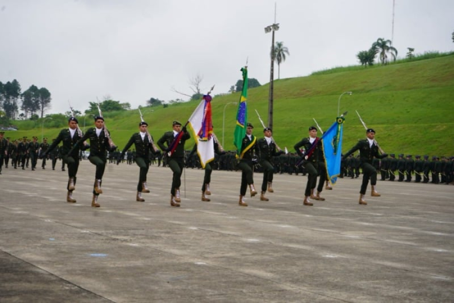 AMAN celebra 215 anos com formatura solene em Resende
