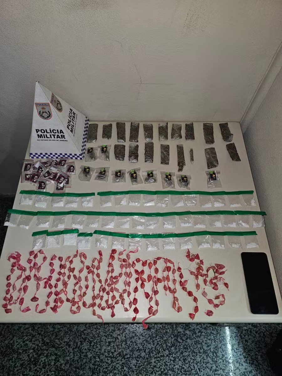 Dupla é flagrada com mais de 200 pedras de crack durante operação policial em Paraty