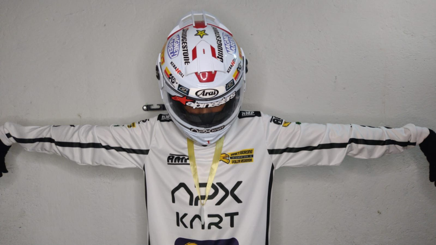 Erick Souza começa forte e mira vitória no campeonato apx kart