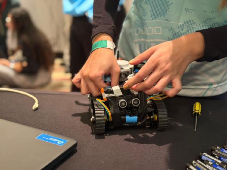 Alunos de Barra Mansa conquistam cinco troféus em torneio internacional de robótica